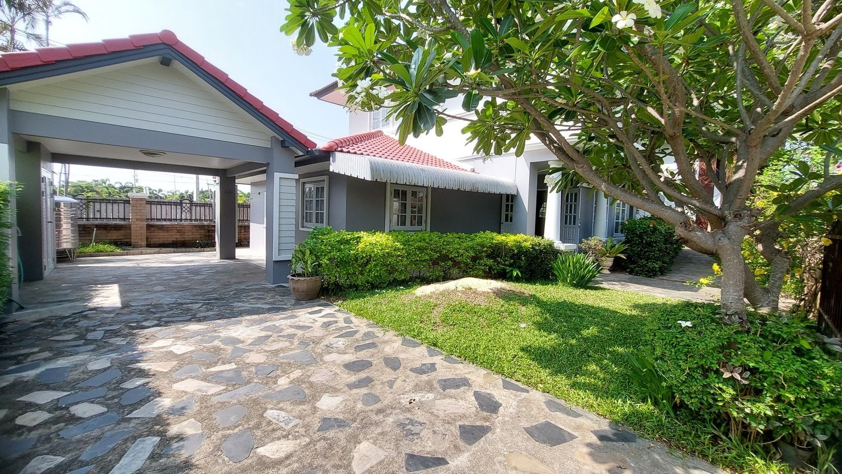 4 卧室 独立房屋 出租 在  - Image 2