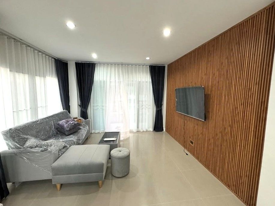 The Urbana 1  - Image 2