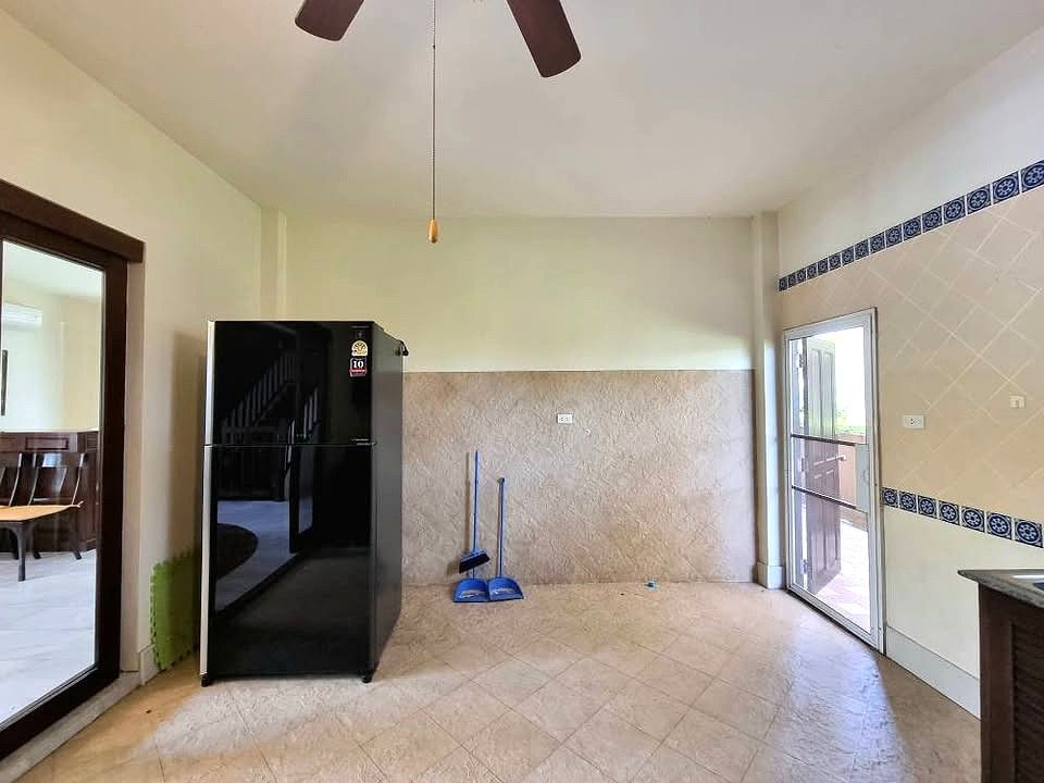 5 卧室 独立房屋 出租 在  - Image 8