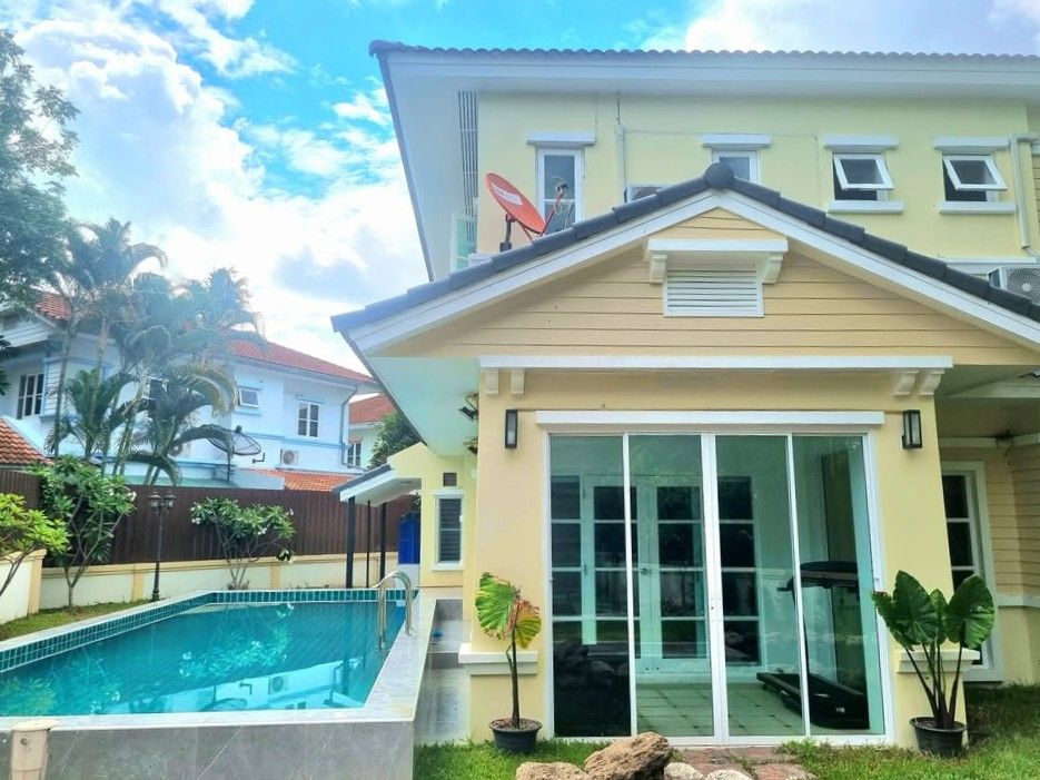 7 卧室 独立房屋 出售 在  - Image 1