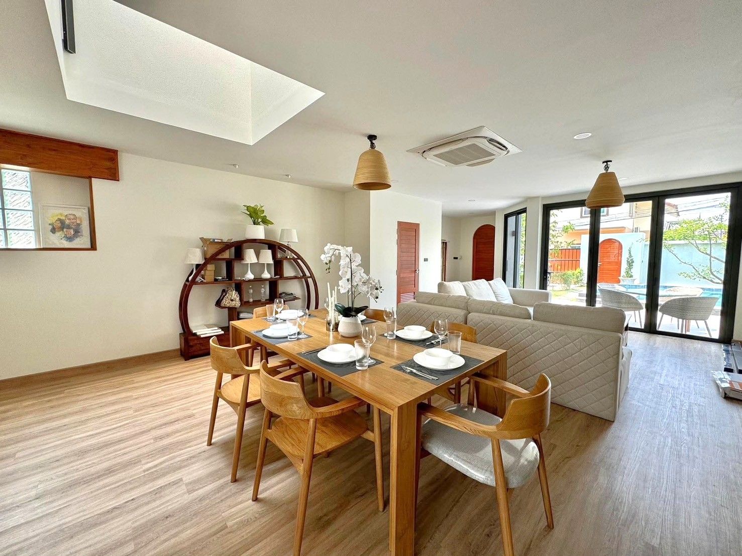 uploads/efe1bc97-da39-4732-9026-bc1cbf882b7a/77b94fdf-331a-4d54-9a5e-e9e9bc06f89a