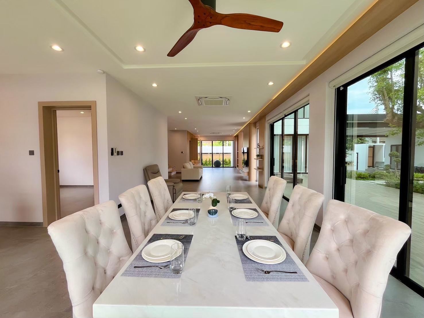 uploads/efe1bc97-da39-4732-9026-bc1cbf882b7a/793f7ffe-8679-4a41-be09-8af19d853111