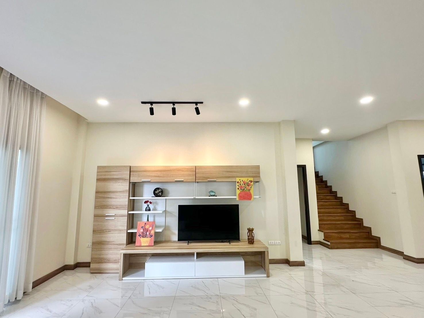 uploads/efe1bc97-da39-4732-9026-bc1cbf882b7a/7a14dc5a-86a2-4265-ad18-ffc2e3cba423