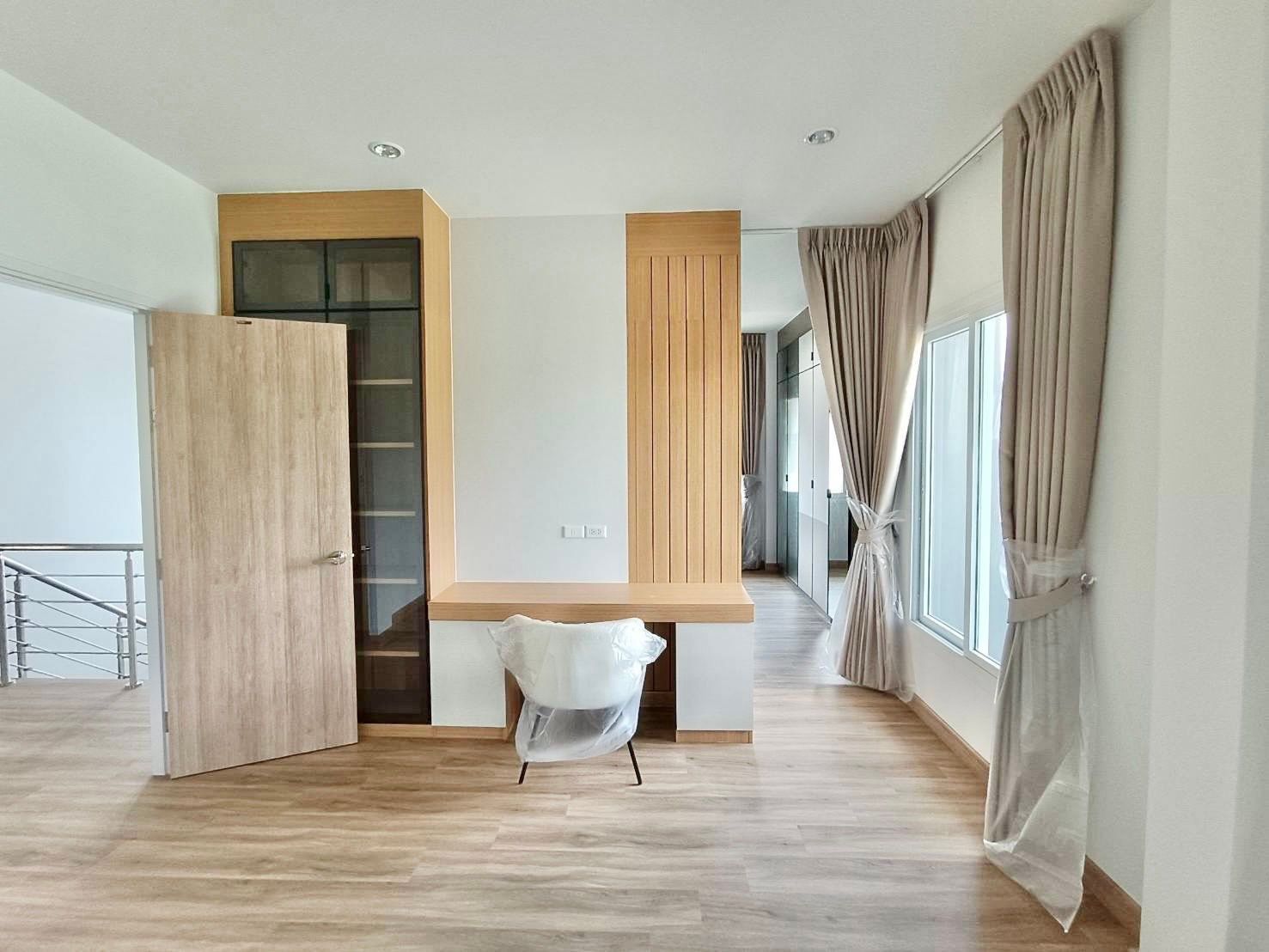 4 卧室 独立房屋 出租 在  - Image 10