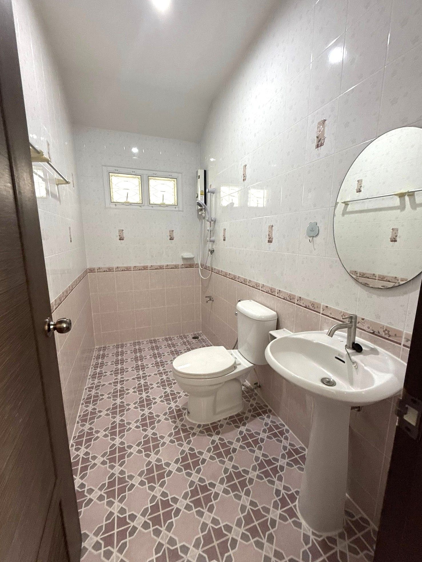 uploads/efe1bc97-da39-4732-9026-bc1cbf882b7a/7b6423a7-aa78-407f-8ff6-4eade5c4d139