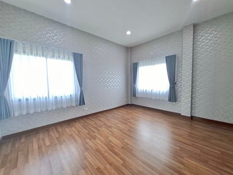 4 卧室 独立房屋 出租 在  - Image 10