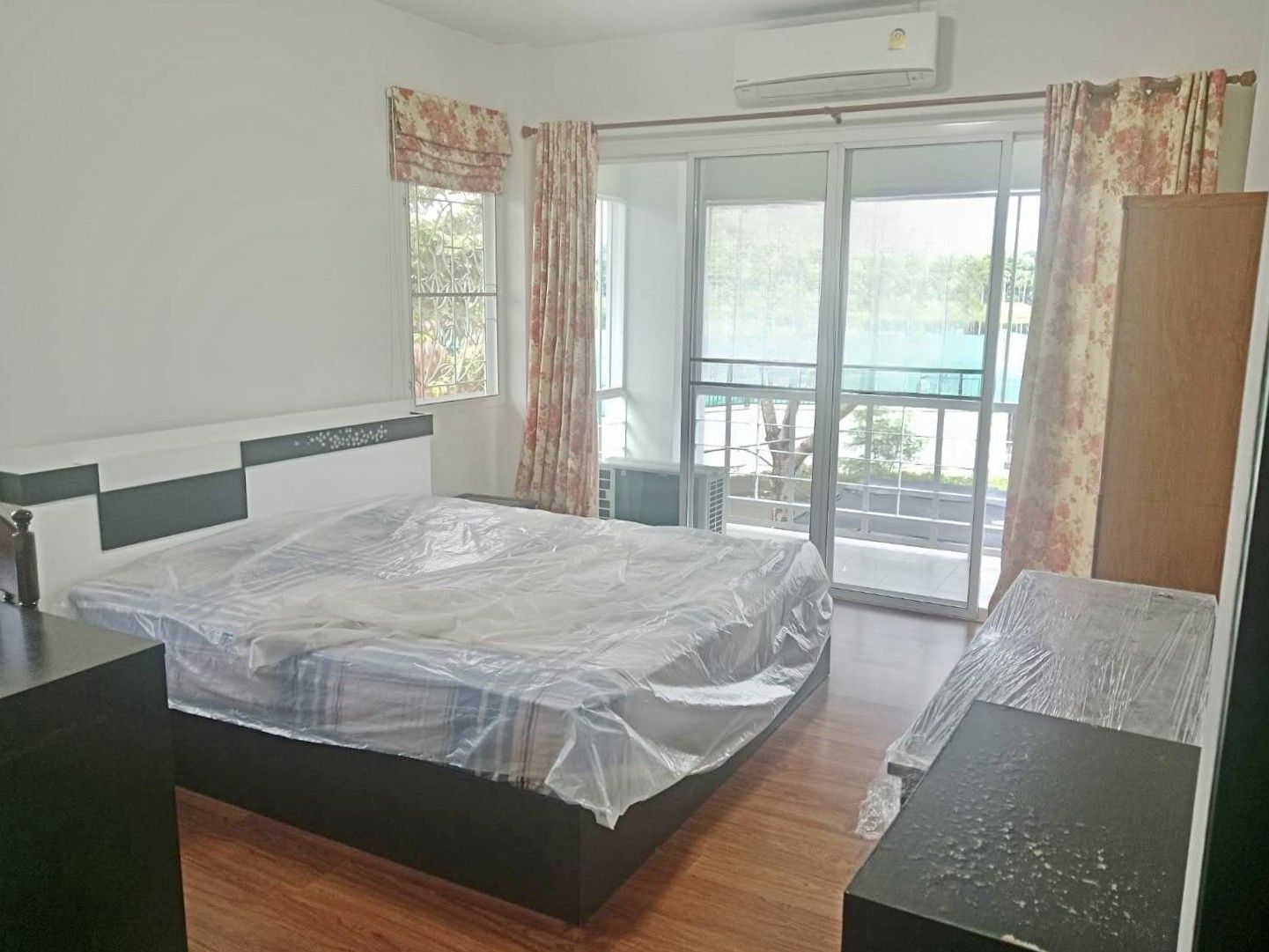 4 卧室 独立房屋 出租 在  - Image 8