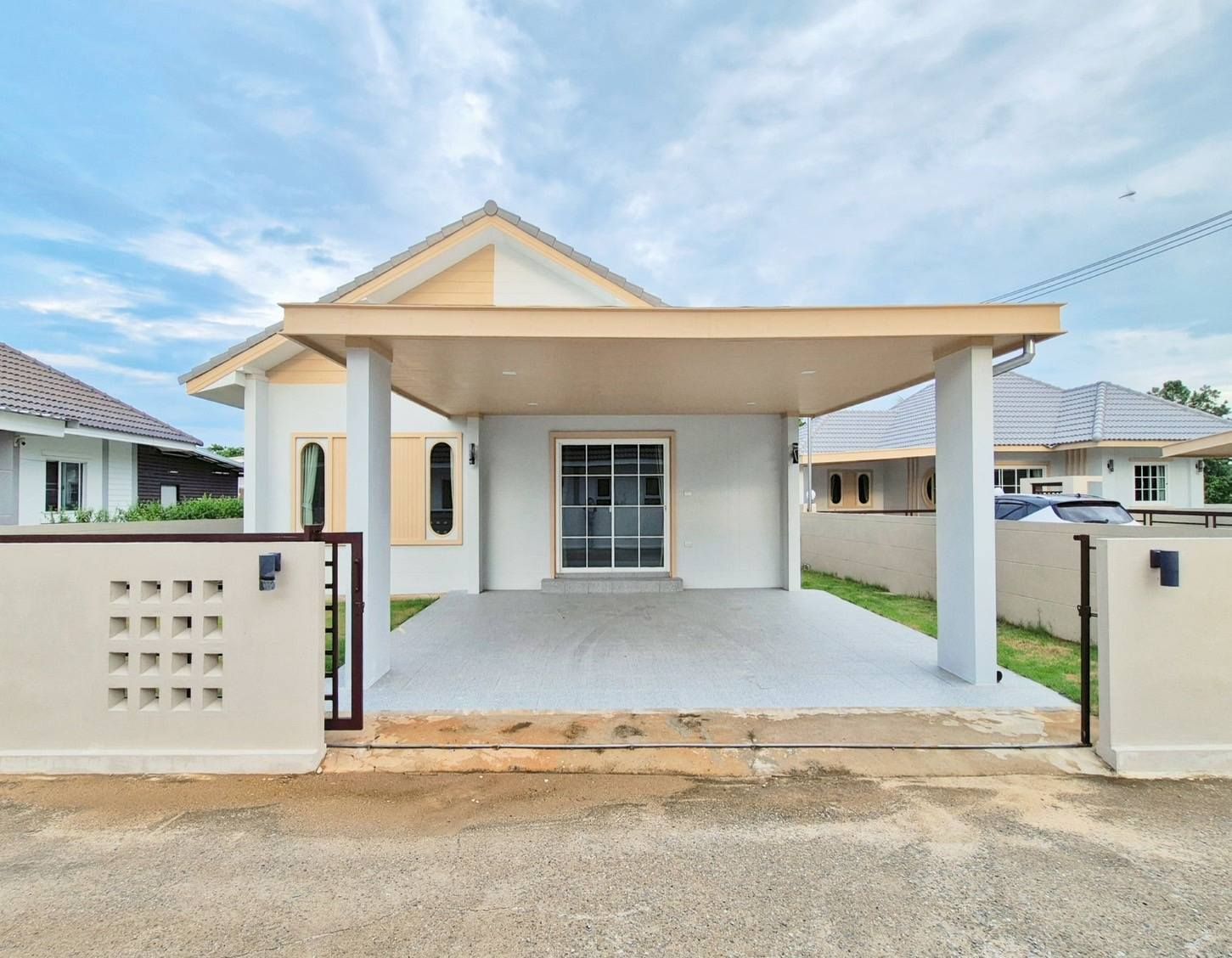 3 Bedroom House For Rent in San Phak Wan, Hang Dong, Chiang Mai - Image 1