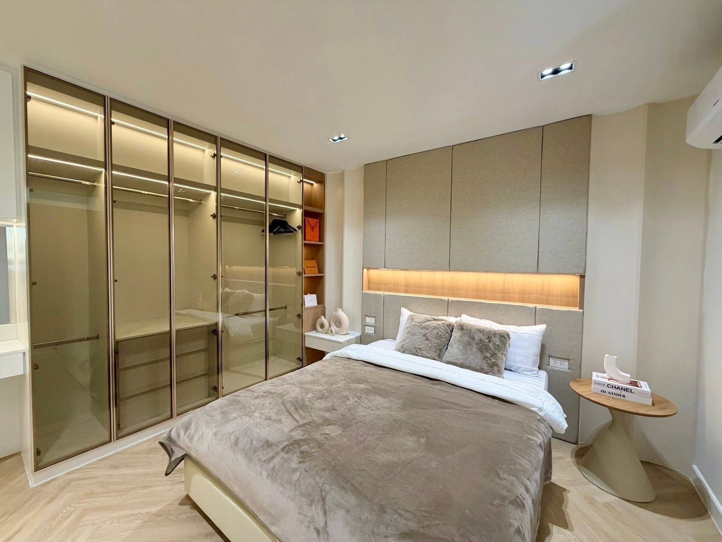 Ruan Kum Tower - Image 3