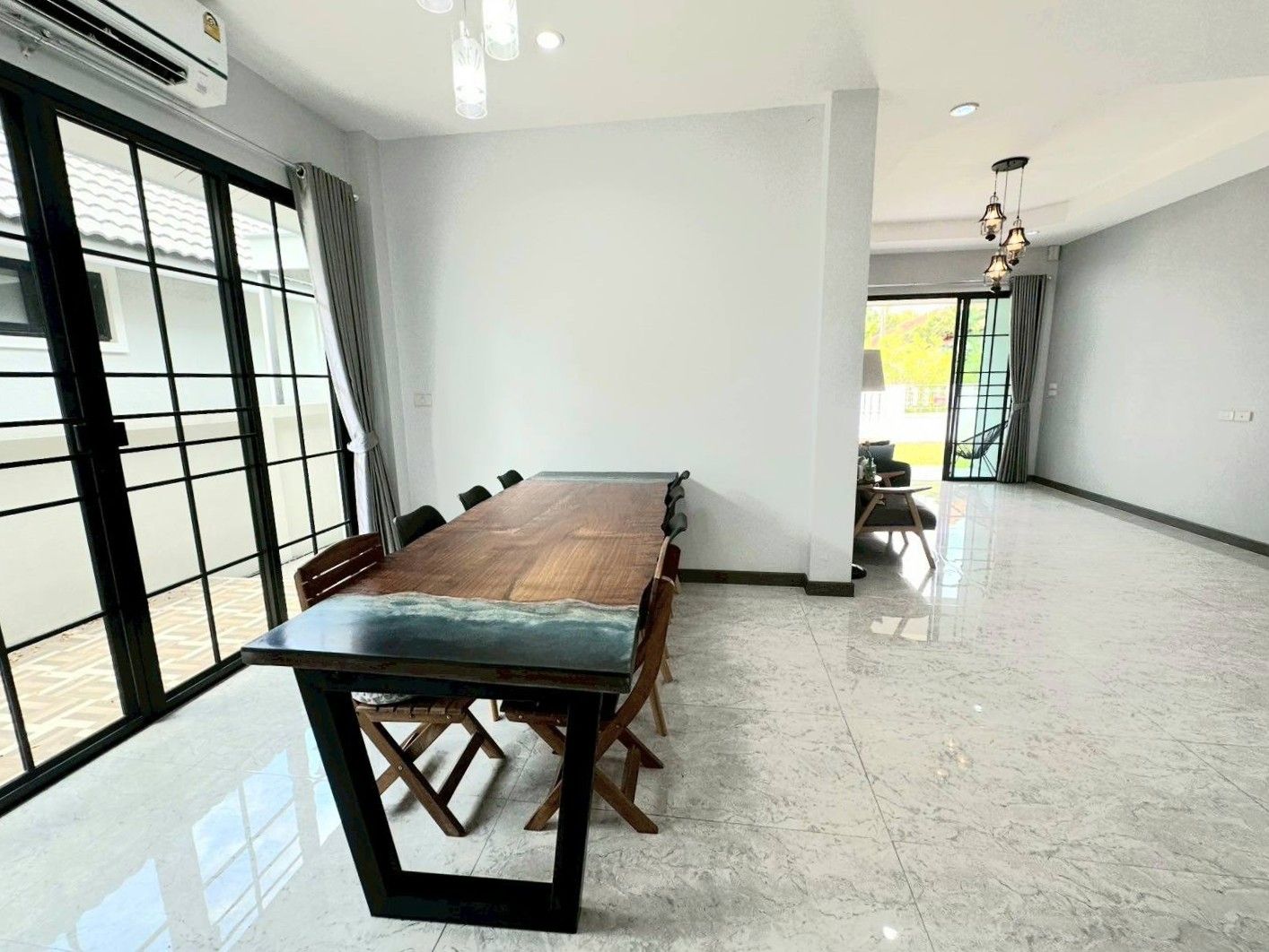 uploads/efe1bc97-da39-4732-9026-bc1cbf882b7a/82a90a05-ae97-4efe-9e4f-c6a3e4ad3e52