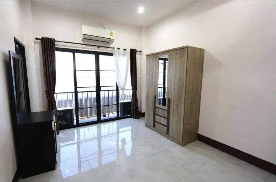 5 Bedroom House For Rent in Chang Khlan, Mueang Chiang Mai, Chiang Mai - Image 7