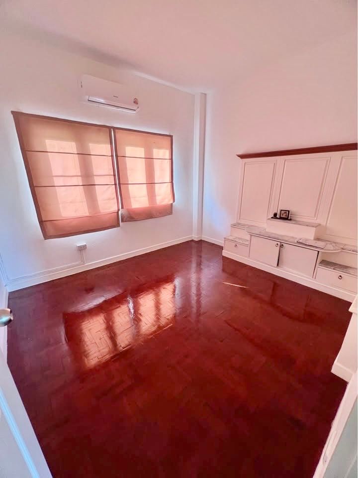 4 卧室 独立房屋 出租 在  - Image 14