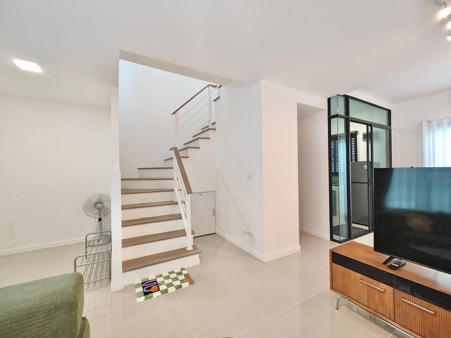 uploads/efe1bc97-da39-4732-9026-bc1cbf882b7a/8d00df24-49a0-4c82-b78d-38d65fe4d4e6