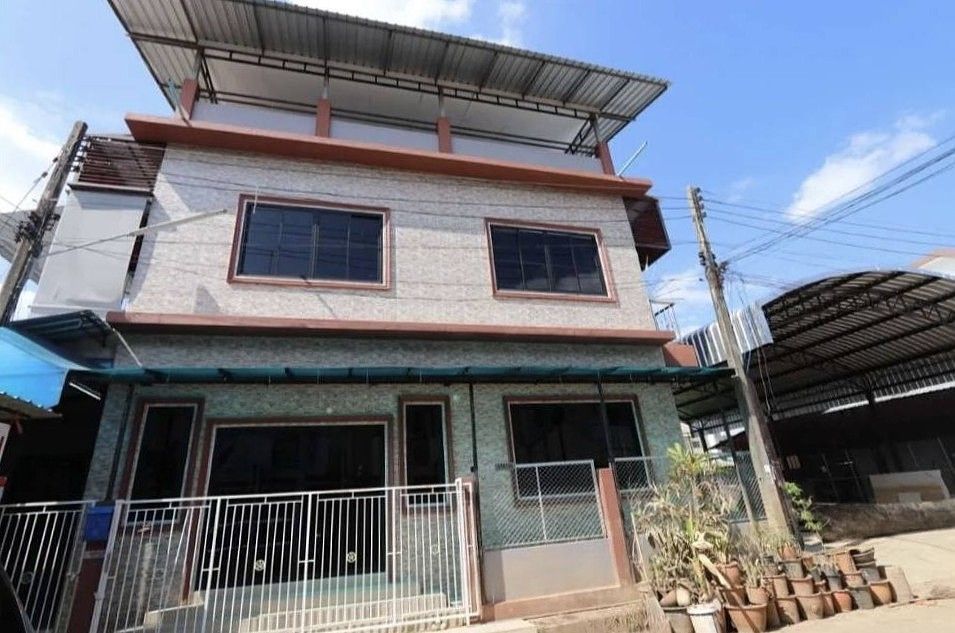 5 Bedroom House For Rent in Chang Khlan, Mueang Chiang Mai, Chiang Mai - Image 1