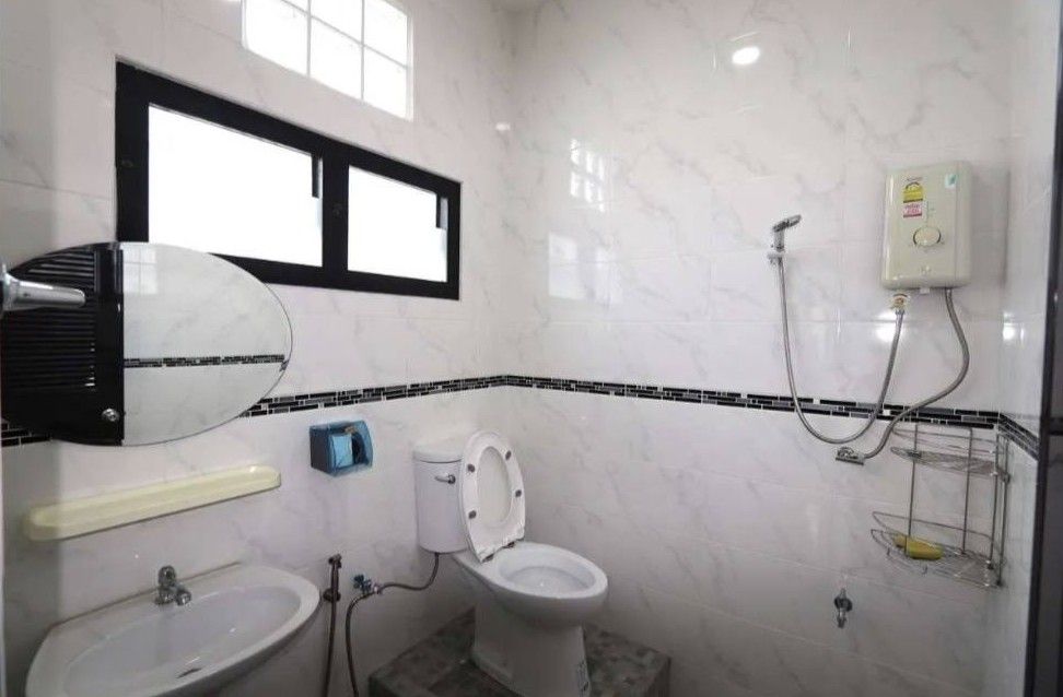 5 Bedroom House For Rent in Chang Khlan, Mueang Chiang Mai, Chiang Mai - Image 9