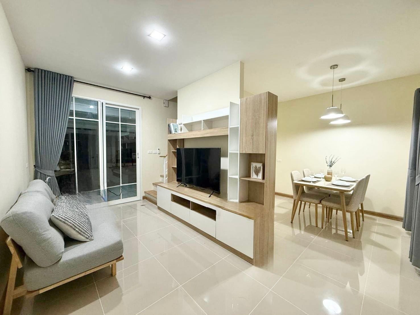 2 卧室 联排别墅 出租 在  - Image 2