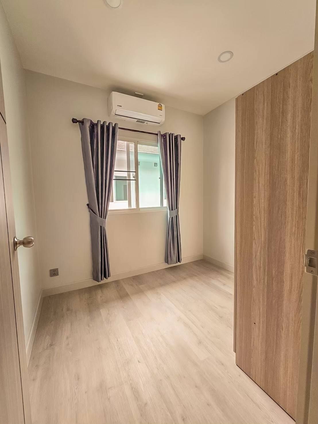 3 卧室 联排别墅 出租 在  - Image 11