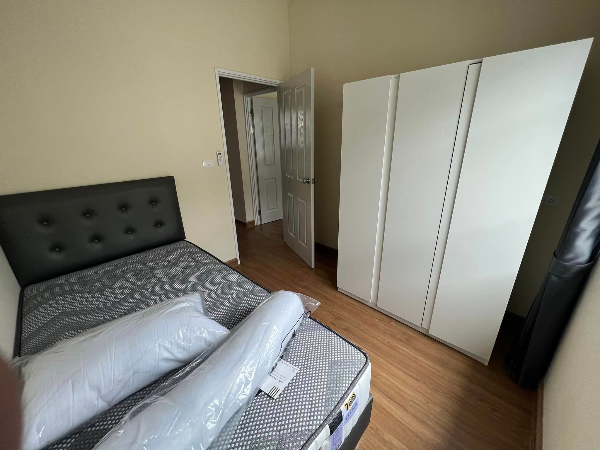 4 卧室 联排别墅 出租 在  - Image 9