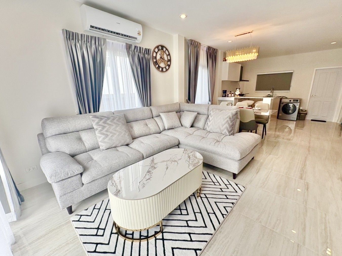 4 卧室 独立房屋 出租 在  - Image 2