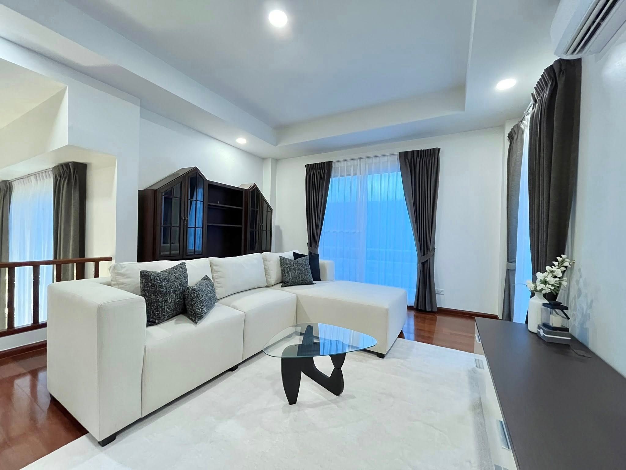 5 卧室 独立房屋 出租 在  - Image 14