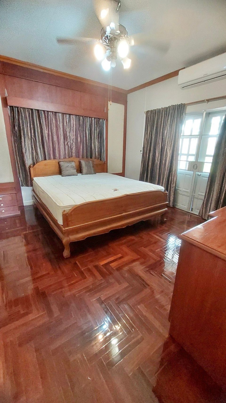 4 卧室 独立房屋 出租 在  - Image 9