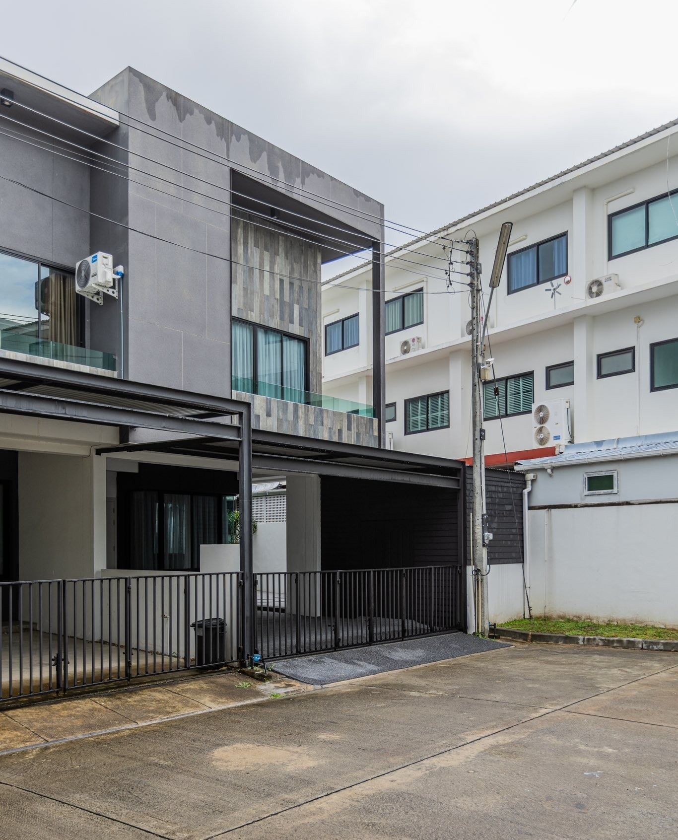 3 卧室 联排别墅 出租 在  - Image 1