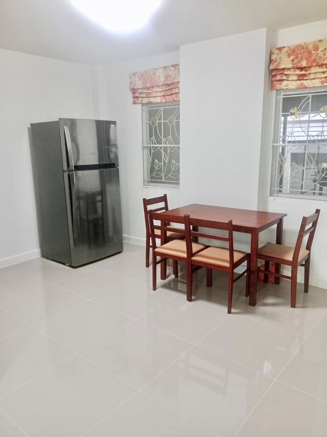 4 卧室 独立房屋 出租 在  - Image 4