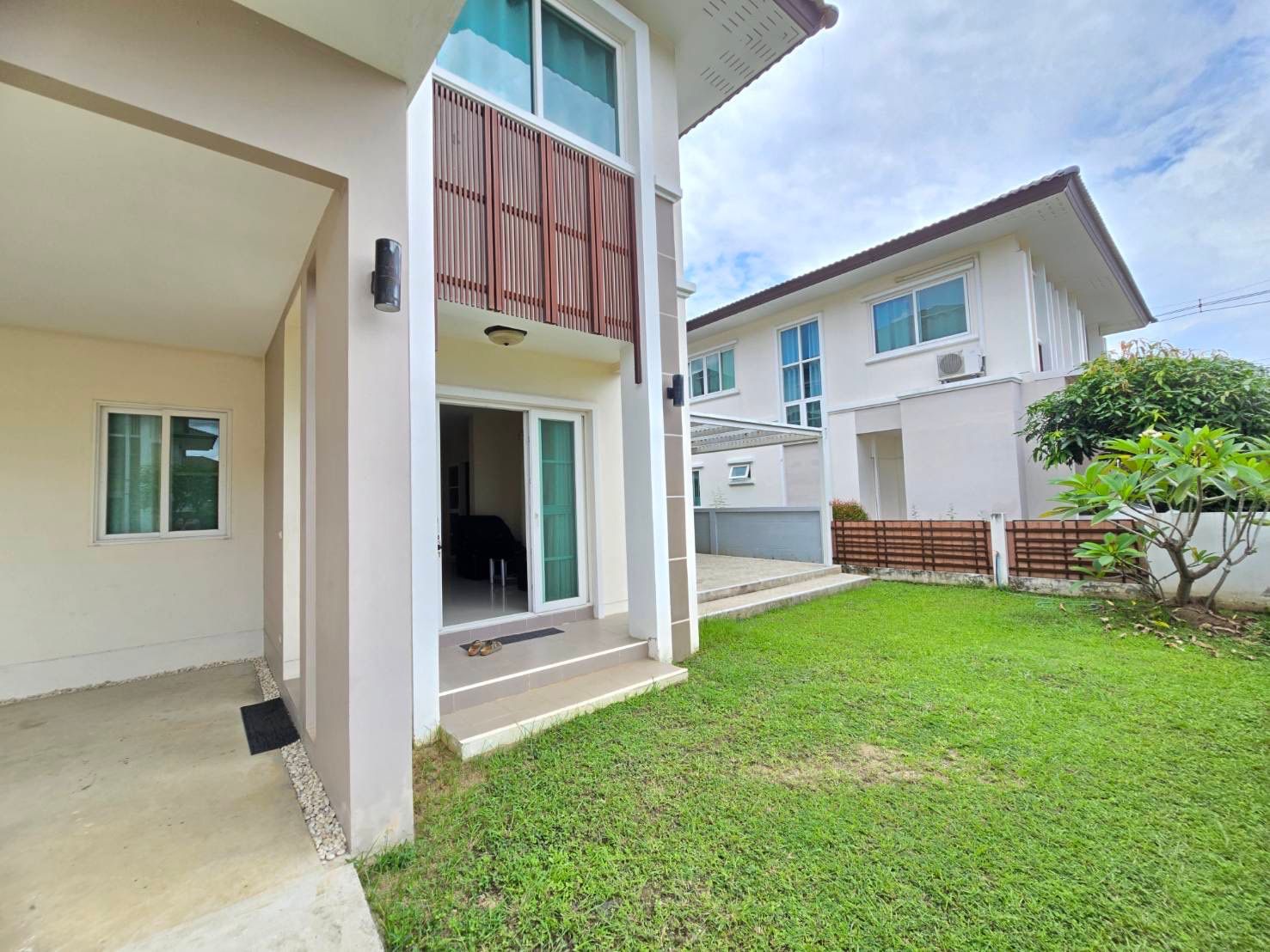 เดอะ แกรนด์ วิลเลจ - Image 16