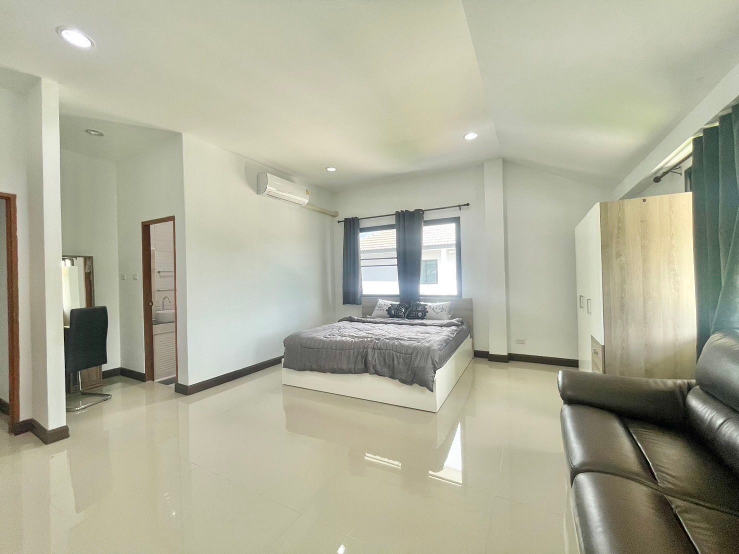 4 卧室 独立房屋 出租 在  - Image 17