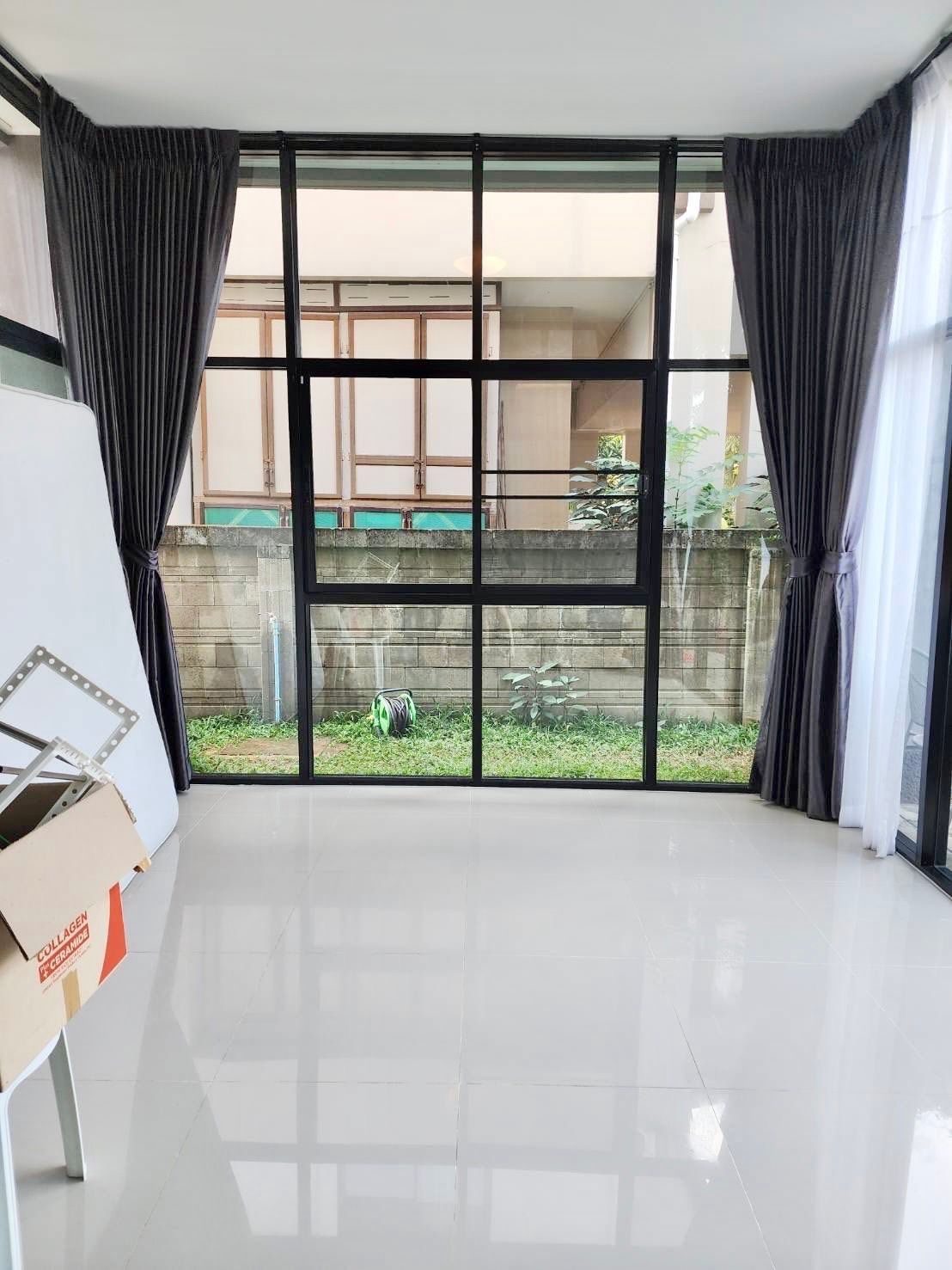 Vararom Premium City Hall - Image 7