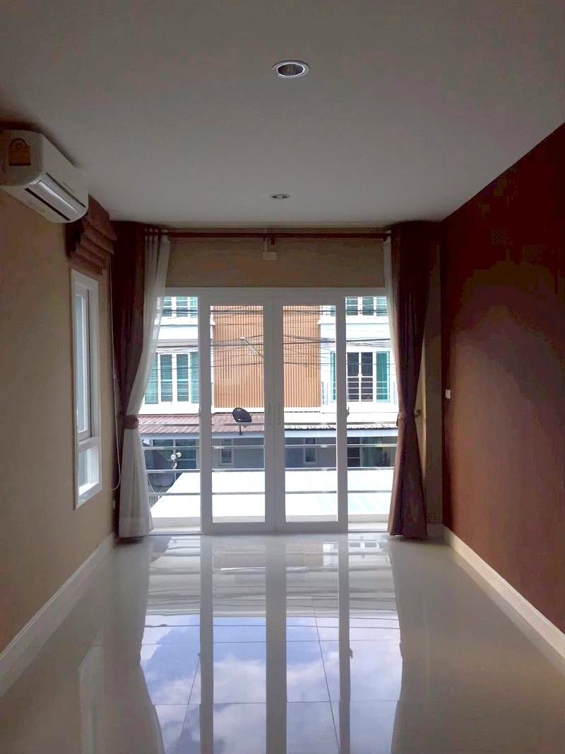 The Urbana+ 3 - Image 3