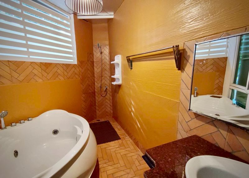 7 Bedroom House For Sale in Tha Sala, Mueang Chiang Mai, Chiang Mai - Image 9