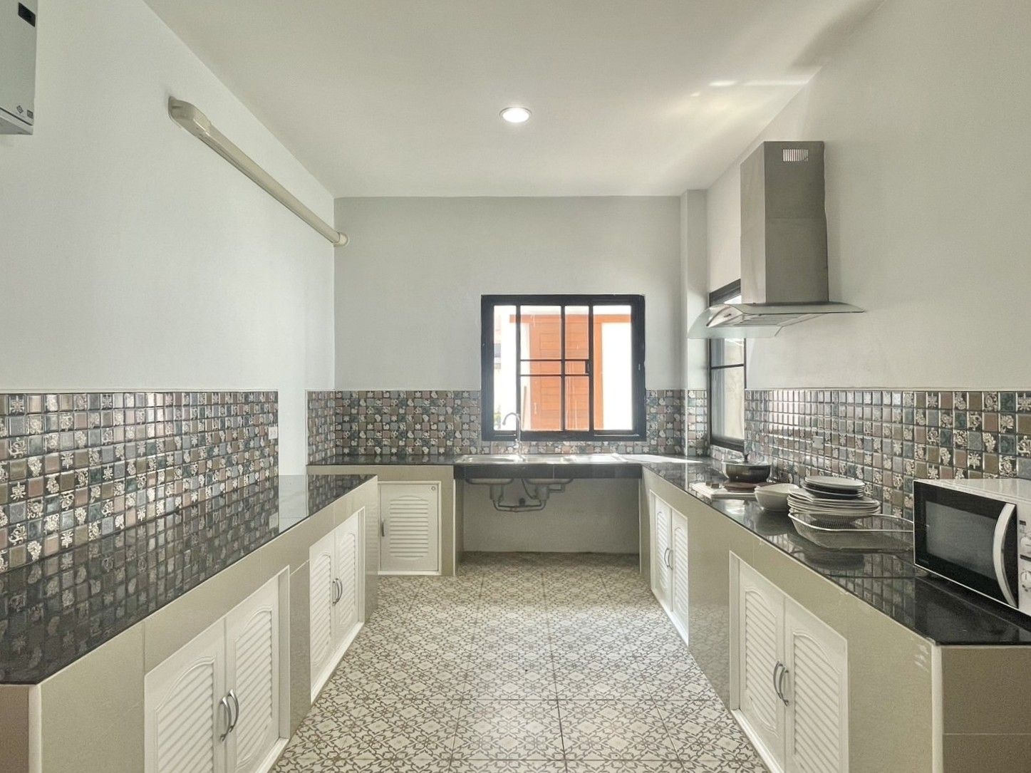 4 卧室 独立房屋 出租 在  - Image 7