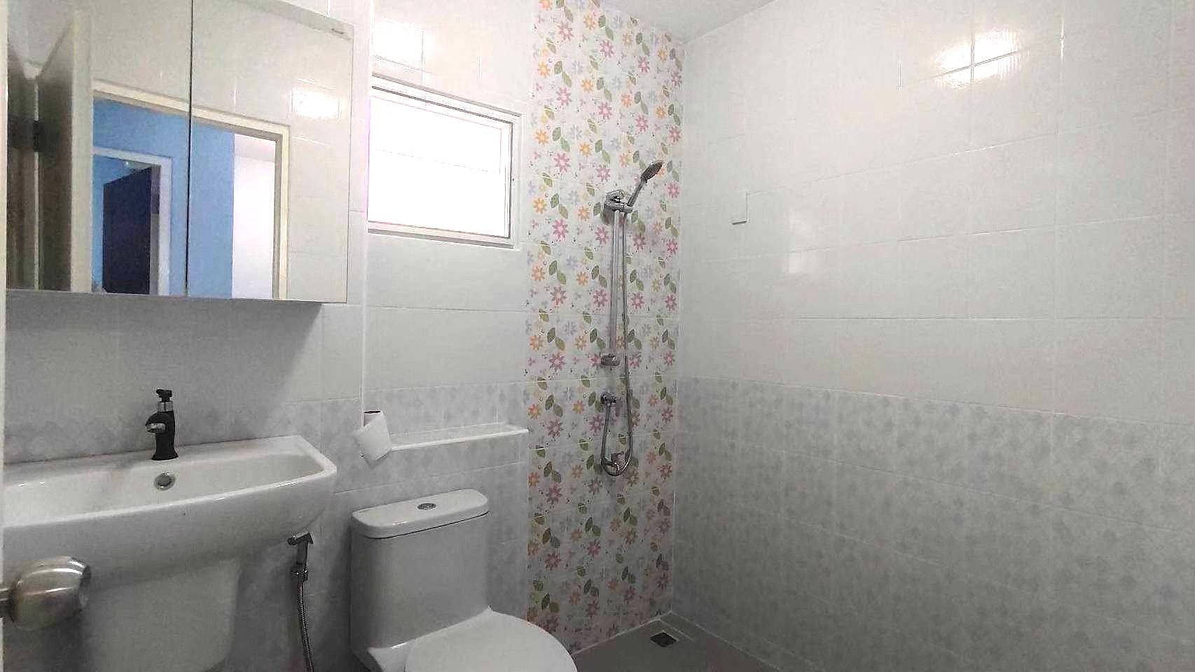 4 卧室 独立房屋 出租 在  - Image 13