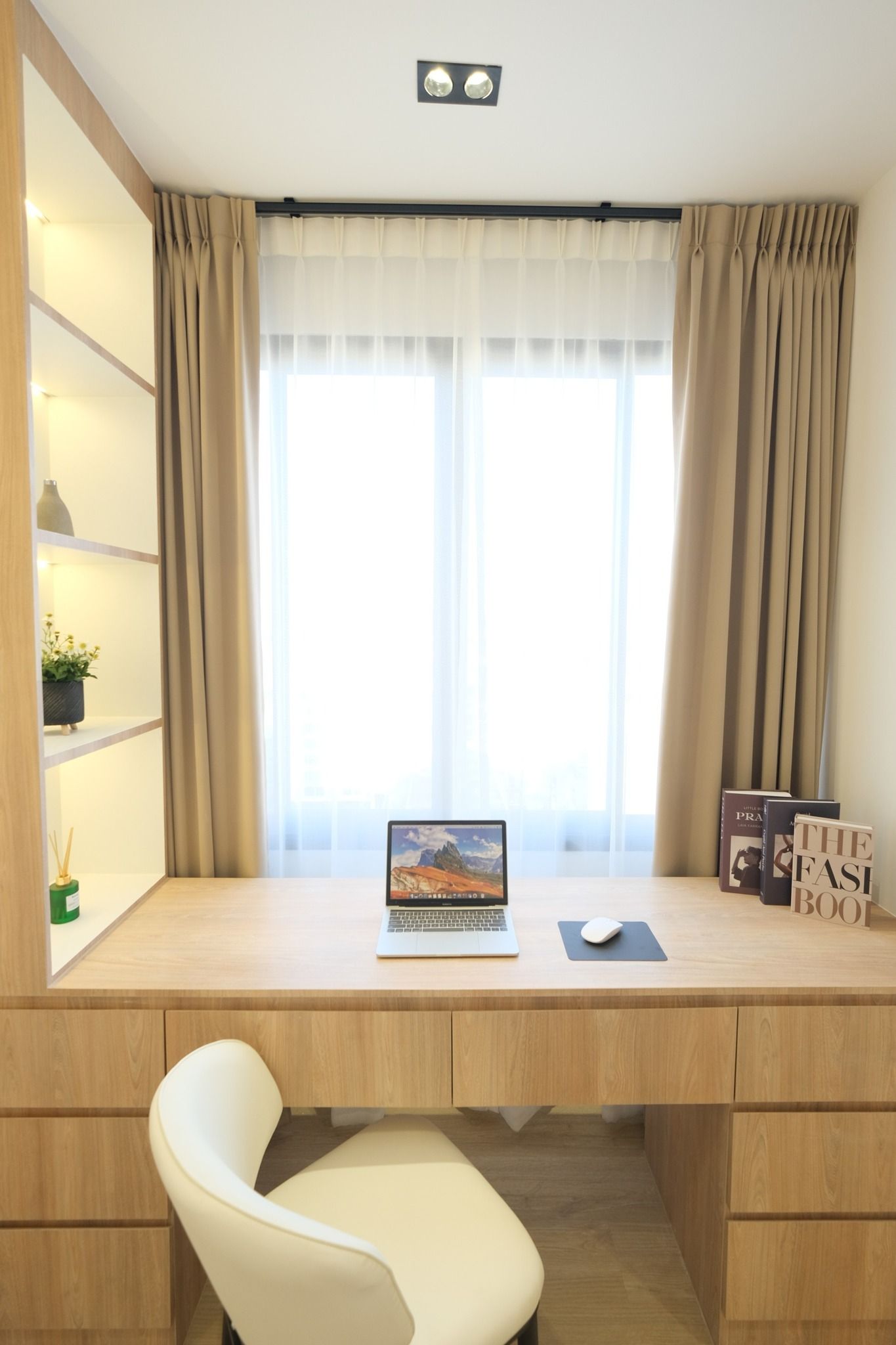 Hill Park 2 - Image 8