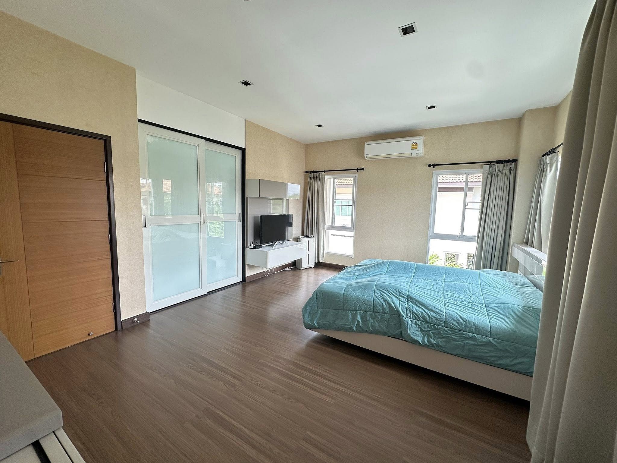 The Oriental (Regent) - Image 12