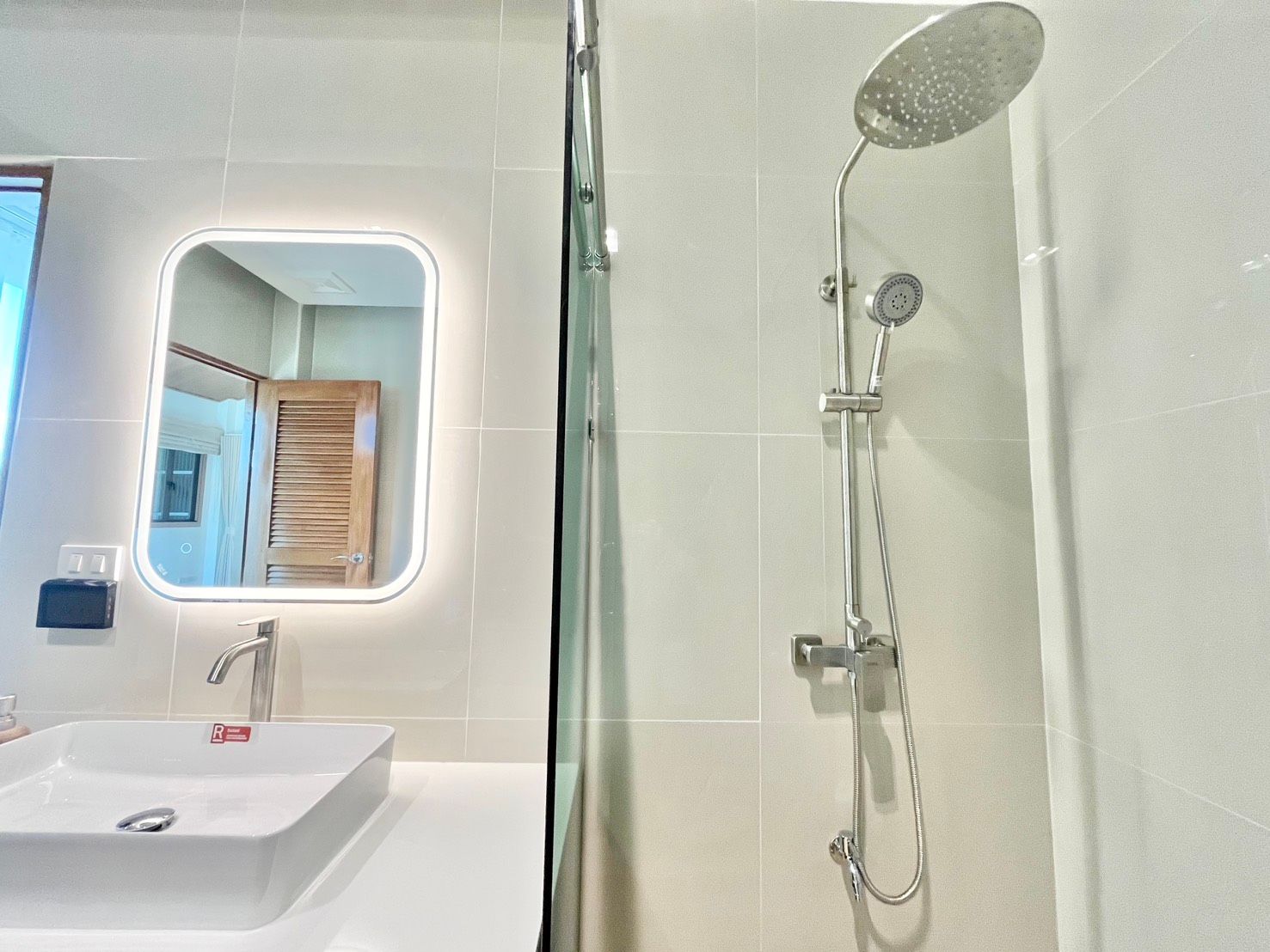 uploads/efe1bc97-da39-4732-9026-bc1cbf882b7a/b11d6b21-bc70-45ff-9097-a48b23357770