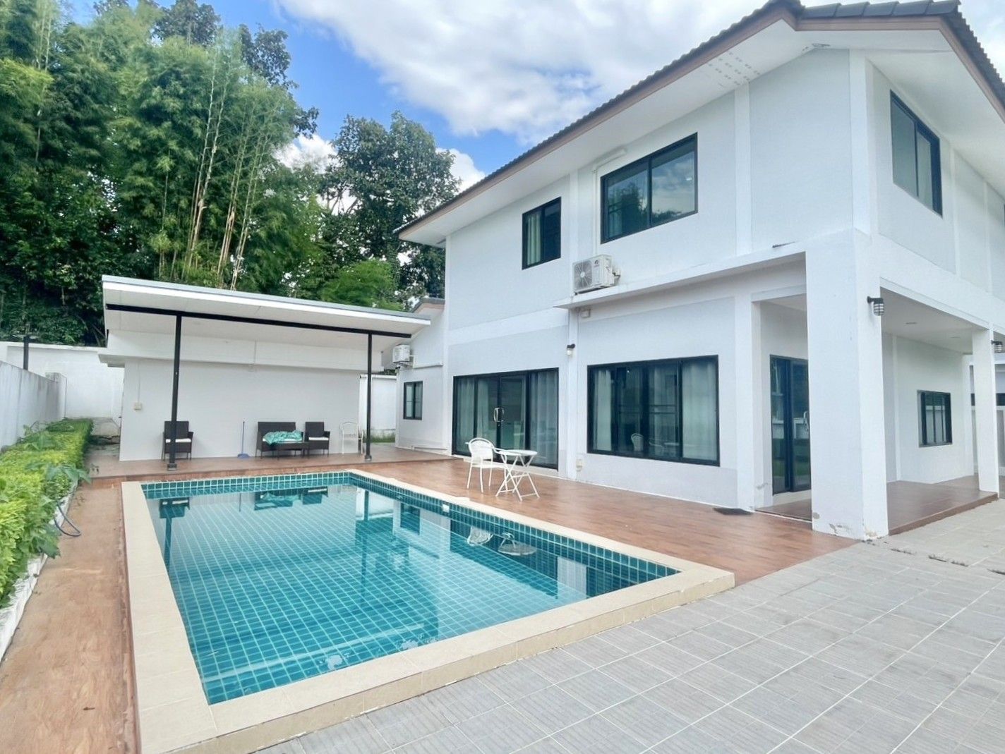 4 卧室 独立房屋 出租 在  - Image 1