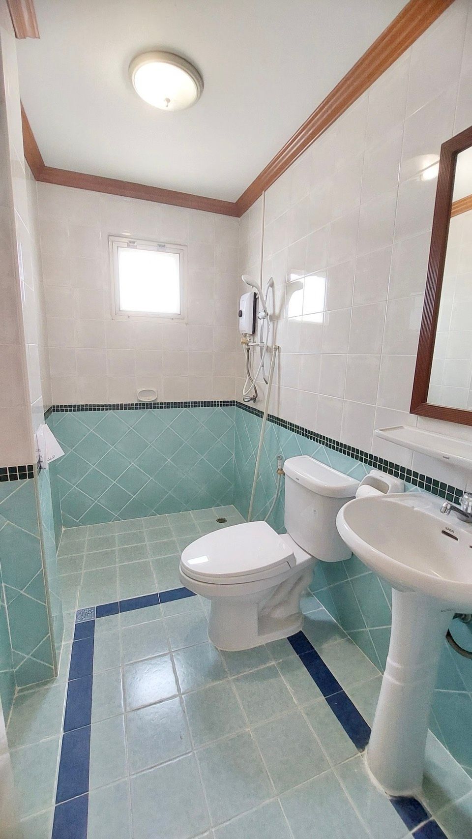 4 卧室 独立房屋 出租 在  - Image 14