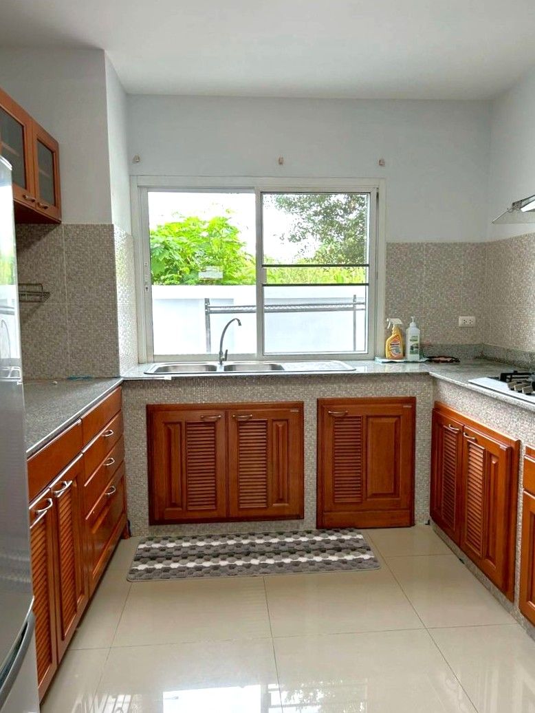 4 卧室 独立房屋 出租 在  - Image 4