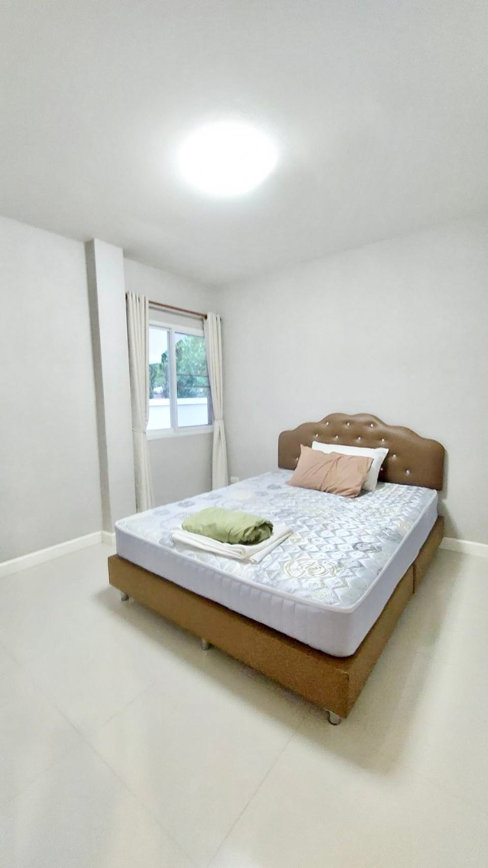 4 卧室 独立房屋 出租 在  - Image 20