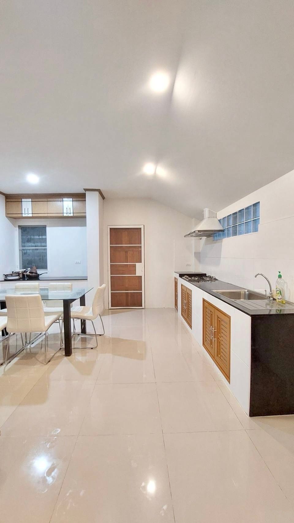 4 卧室 独立房屋 出租 在  - Image 9