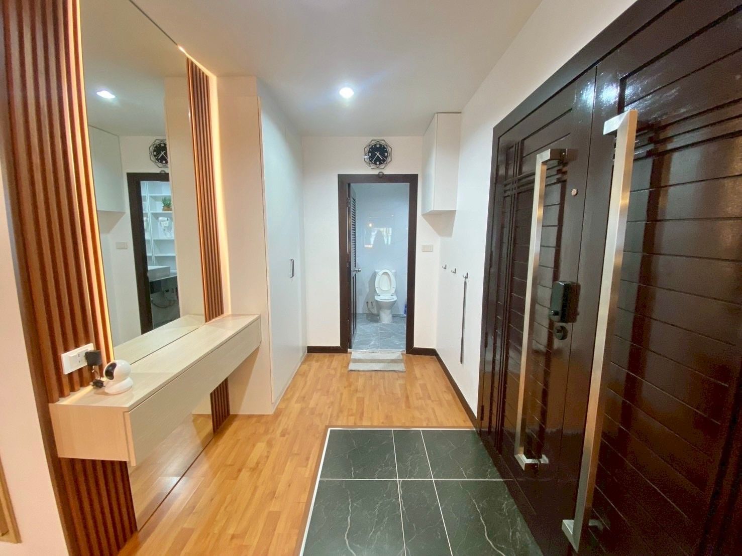 3 卧室 公寓 出租 在  - Image 11