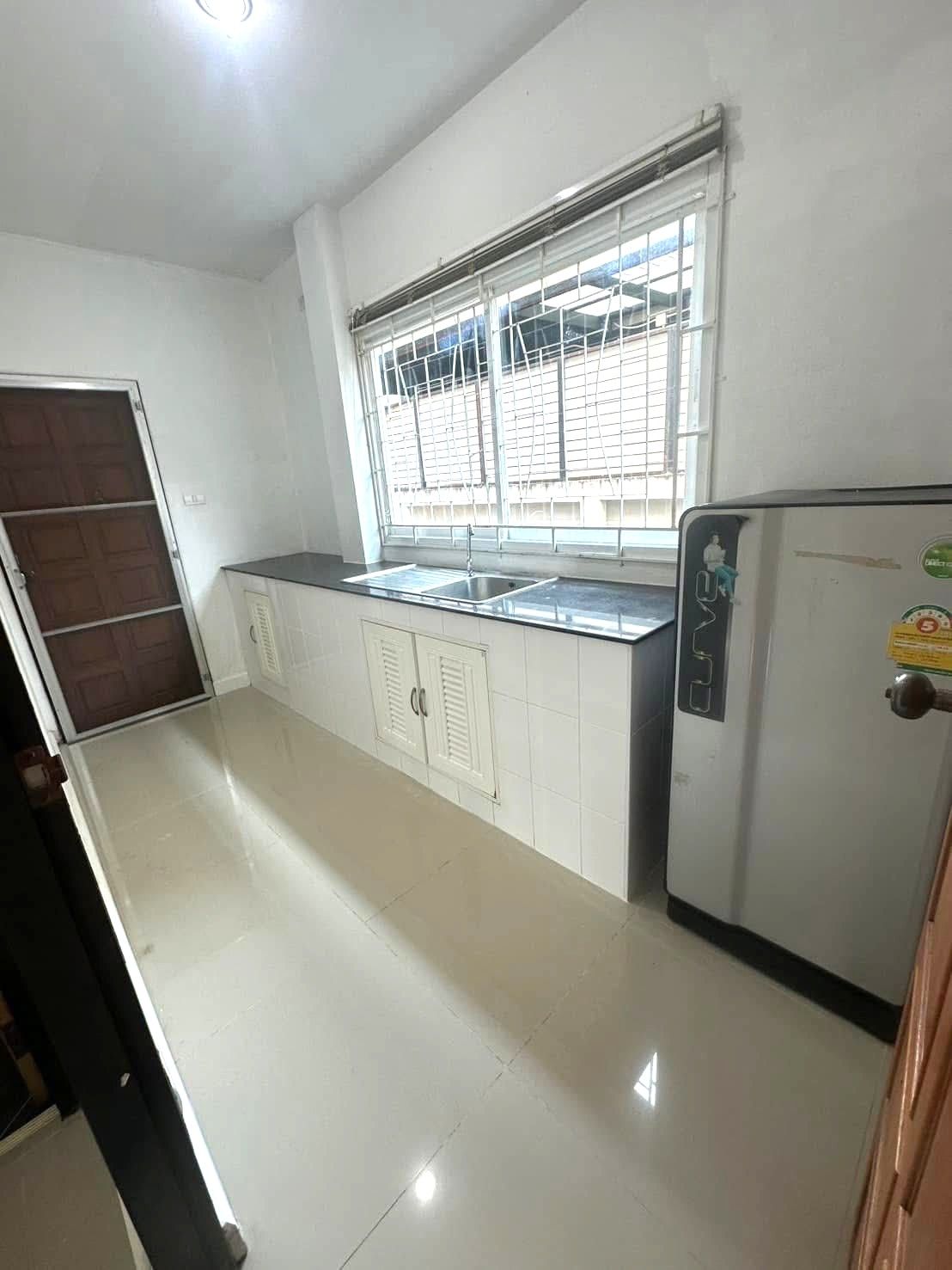 3 卧室 独立房屋 出租 在  - Image 3