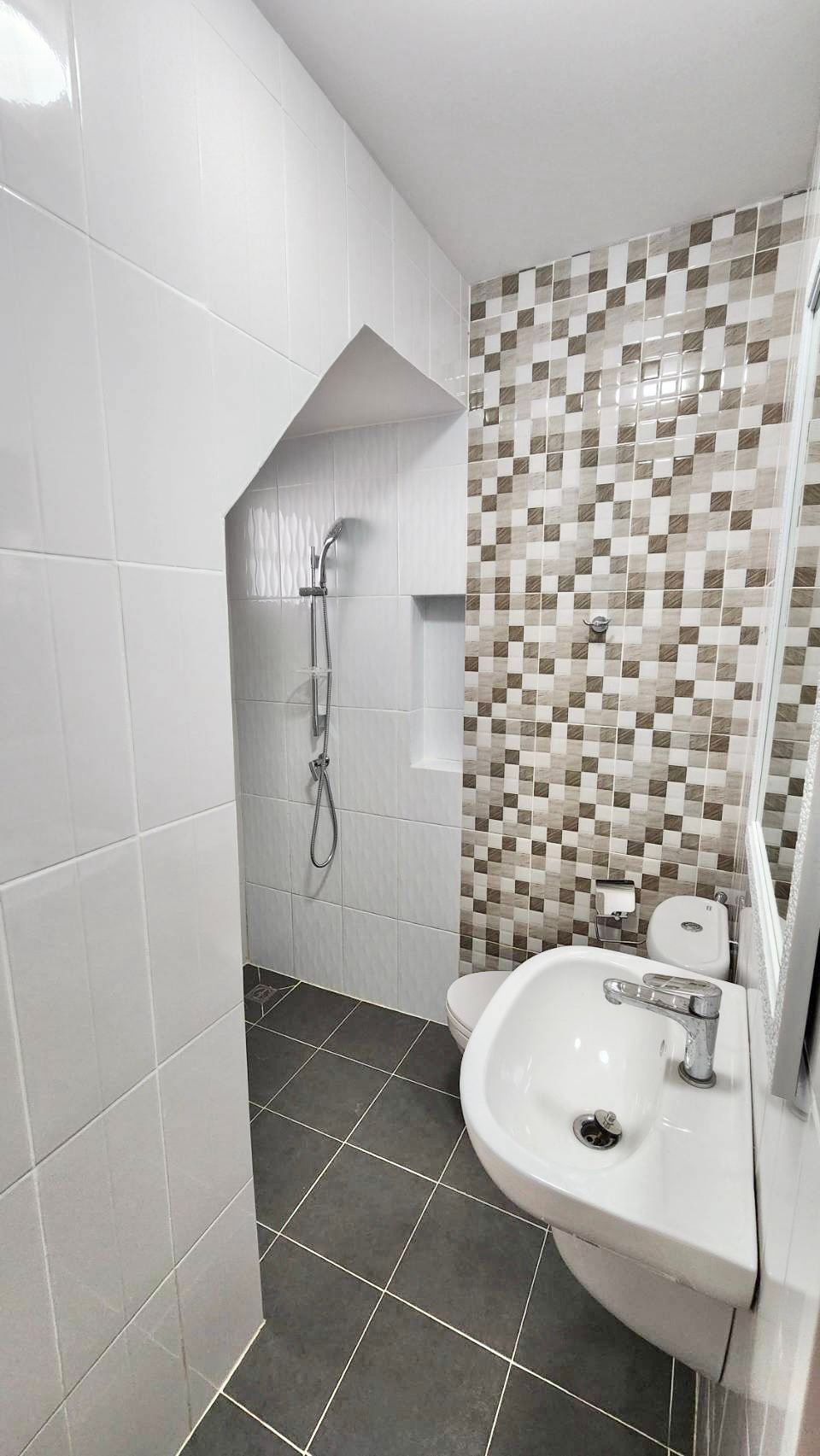 2 卧室 联排别墅 出租 在  - Image 9