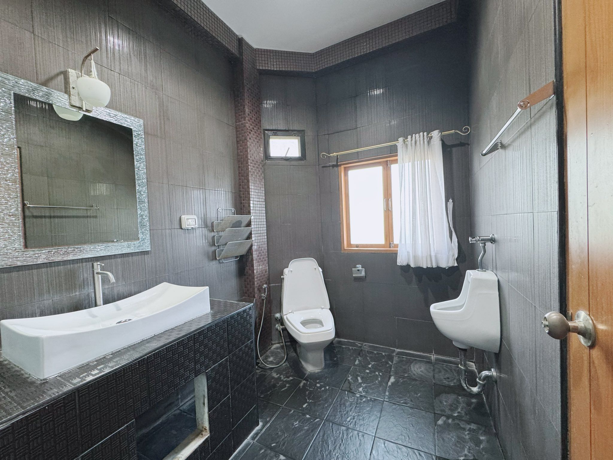 uploads/efe1bc97-da39-4732-9026-bc1cbf882b7a/c15d5d3e-0d29-41ae-a8a1-3c5c943c8aa8