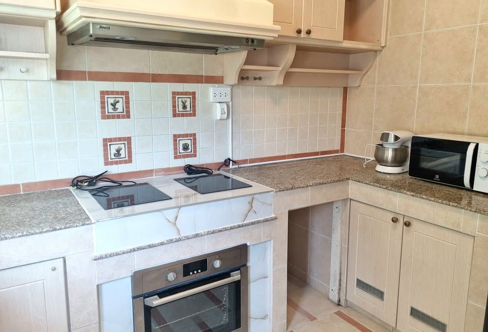 7 卧室 独立房屋 出售 在  - Image 4