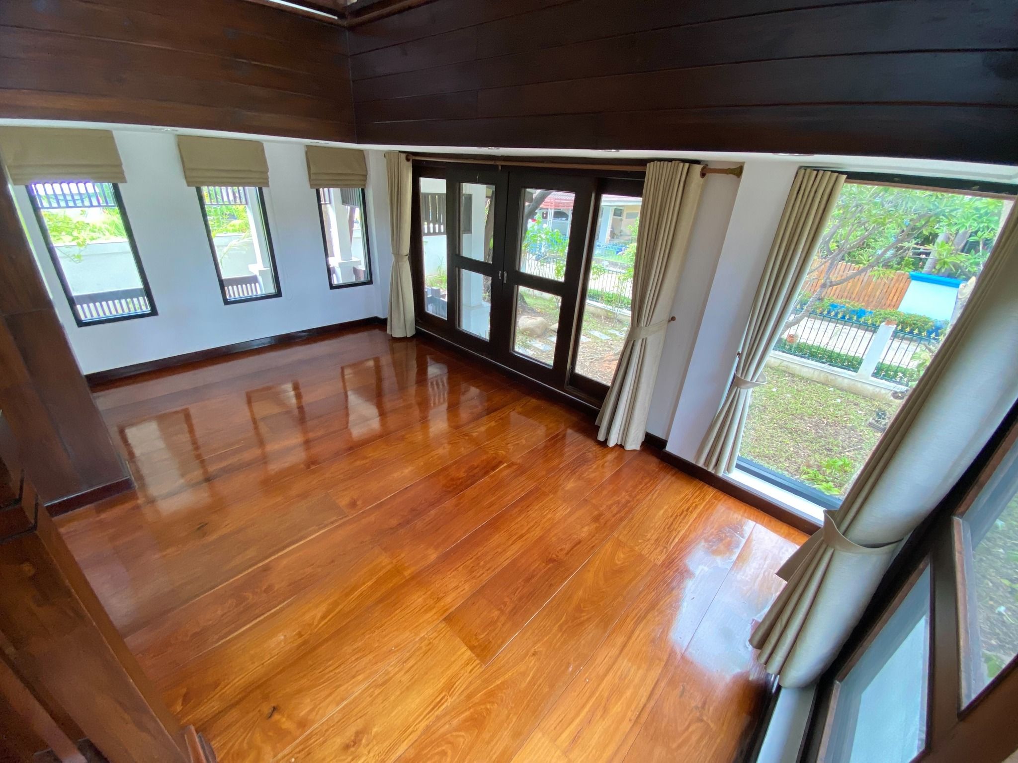 uploads/efe1bc97-da39-4732-9026-bc1cbf882b7a/c274a8fb-a8aa-4735-8963-4b65e7a6eca8