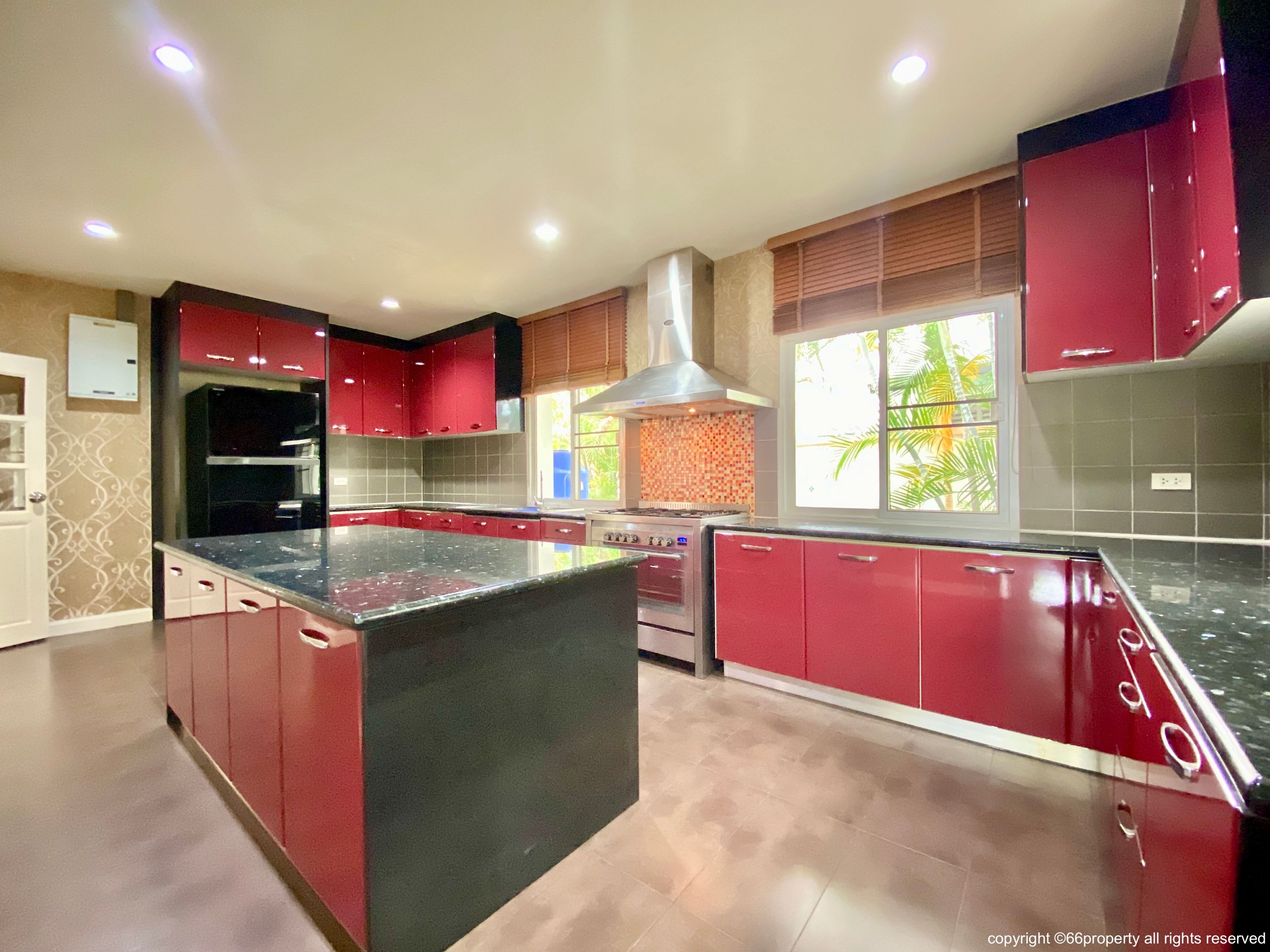 7 Bedroom House For Sale in Chai Sathan, Saraphi, Chiang Mai - Image 10