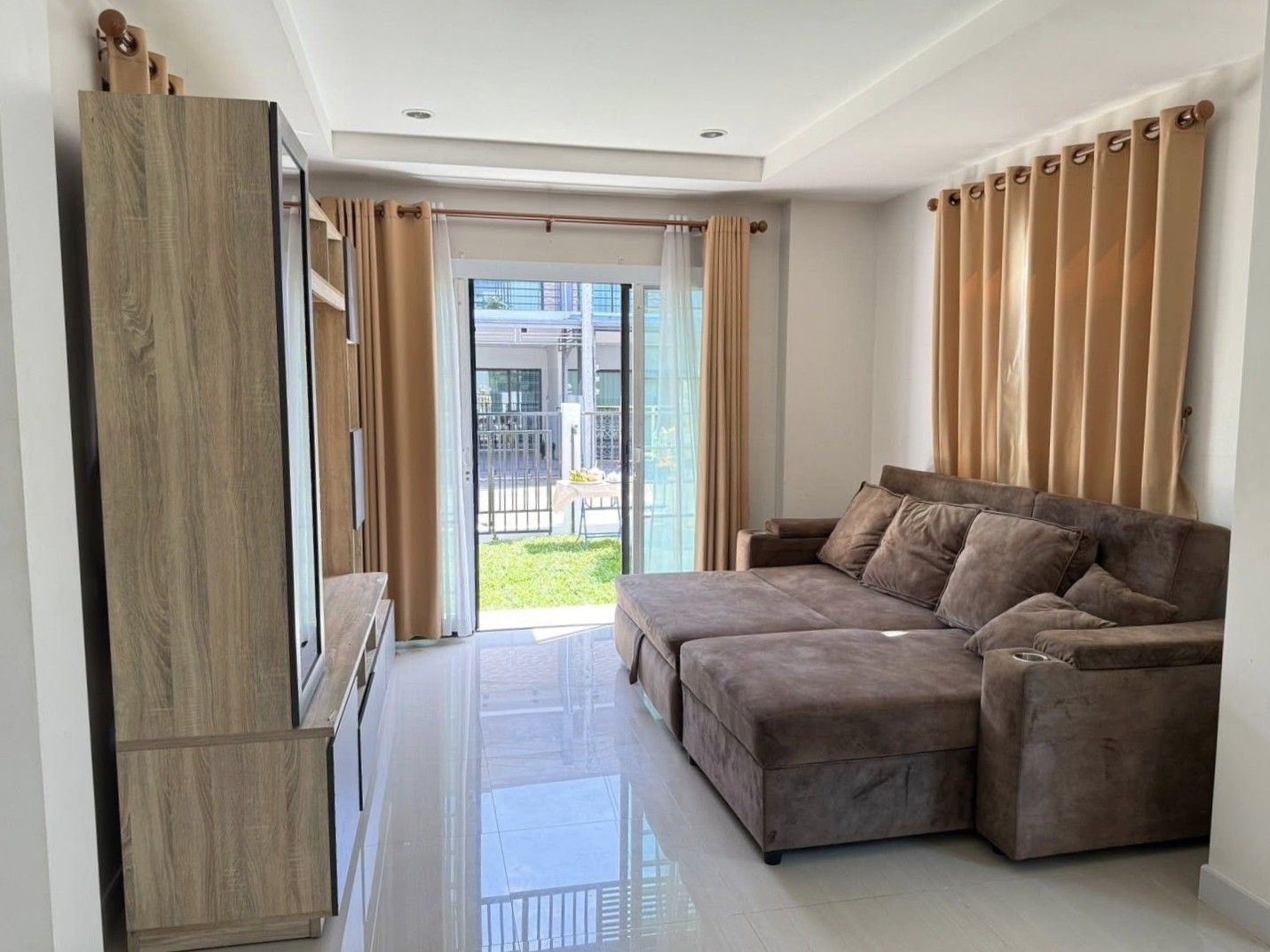 3 卧室 独立房屋 出租 在  - Image 2